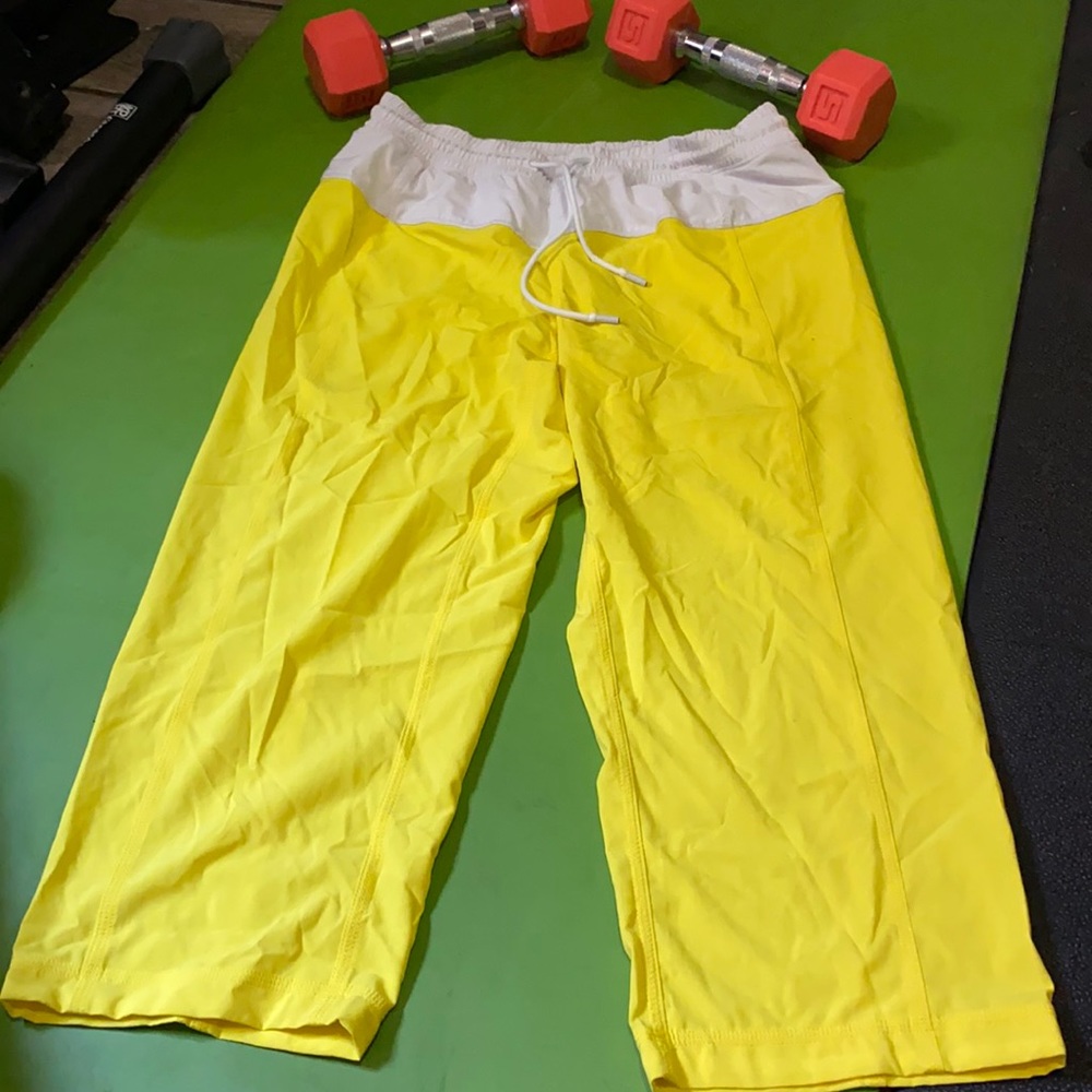 Lululemon Capri pants